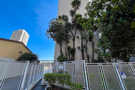 Apartamento para alugar com 81m², 2 quartos e 1 vaga Apartamento para alugar com 81m², 2 quartos e 1 vagaFachada