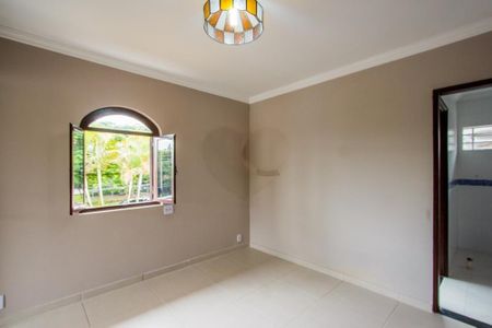 Casa à venda com 357m², 4 quartos e 8 vagas