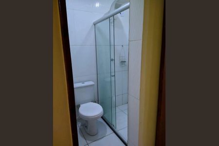 Banheiro de apartamento para alugar com 2 quartos, 50m² em Dois de Julho, Salvador