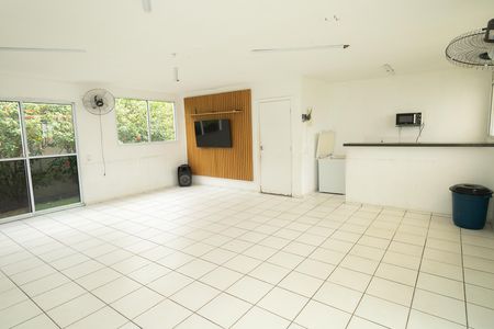 Apartamento para alugar com 41m², 2 quartos e 1 vaga Apartamento para alugar com 41m², 2 quartos e 1 vagaÁrea comum - Salão de festas