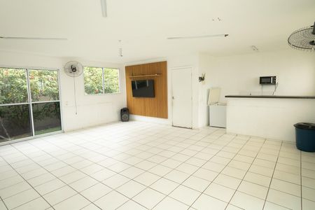 Apartamento para alugar com 41m², 2 quartos e 1 vaga Apartamento para alugar com 41m², 2 quartos e 1 vagaÁrea comum - Salão de festas