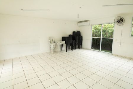 Apartamento para alugar com 41m², 2 quartos e 1 vaga Apartamento para alugar com 41m², 2 quartos e 1 vagaÁrea comum - Salão de festas