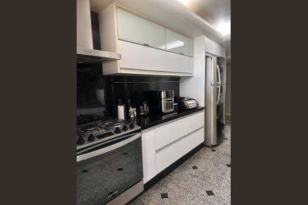 Cozinha de apartamento à venda com 4 quartos, 233m² em Barra da Tijuca, Rio de Janeiro