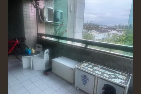 Apartamento à venda com 233m², 4 quartos e 2 vagas Apartamento à venda com 233m², 4 quartos e 2 vagasVaranda