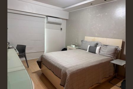 Apartamento à venda com 233m², 4 quartos e 2 vagas Apartamento à venda com 233m², 4 quartos e 2 vagasQuarto 1