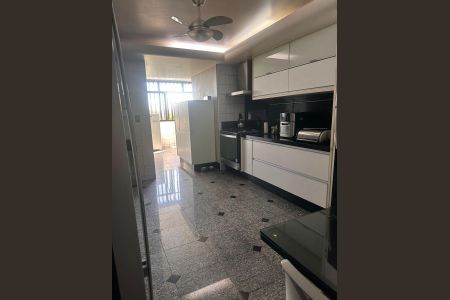 Cozinha de apartamento à venda com 4 quartos, 233m² em Barra da Tijuca, Rio de Janeiro