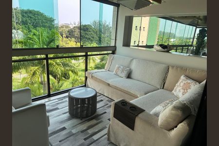 Apartamento à venda com 233m², 4 quartos e 2 vagas Apartamento à venda com 233m², 4 quartos e 2 vagasVaranda