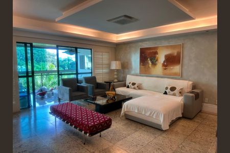 Apartamento à venda com 233m², 4 quartos e 2 vagas Apartamento à venda com 233m², 4 quartos e 2 vagasSala
