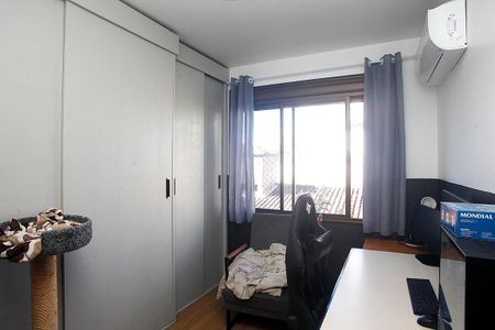 Quarto 2 de apartamento para alugar com 2 quartos, 65m² em Santana, Porto Alegre