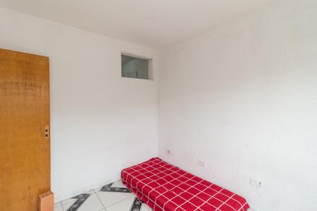 Quarto de casa para alugar com 1 quarto, 50m² em Parque Santa Teresa, Carapicuíba