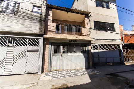 Casa para alugar com 36m², 1 quarto e 1 vaga Casa para alugar com 36m², 1 quarto e 1 vagaFachada