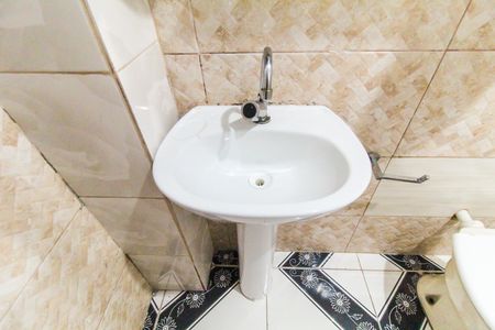 Casa para alugar com 36m², 1 quarto e 1 vaga Casa para alugar com 36m², 1 quarto e 1 vagaBanheiro