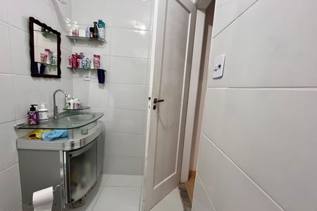 Apartamento à venda com 65m², 2 quartos e sem vaga Apartamento à venda com 65m², 2 quartos e sem vagaBanheiro