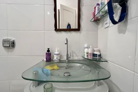 Apartamento à venda com 65m², 2 quartos e sem vaga Apartamento à venda com 65m², 2 quartos e sem vagaBanheiro