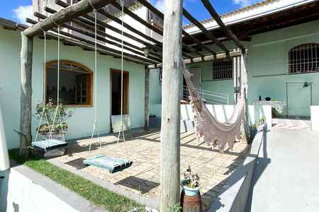 Casa à venda com 220m², 5 quartos e 4 vagas Casa à venda com 220m², 5 quartos e 4 vagasGazebo