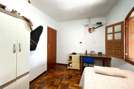 Casa à venda com 220m², 5 quartos e 4 vagas Casa à venda com 220m², 5 quartos e 4 vagasQuarto 3