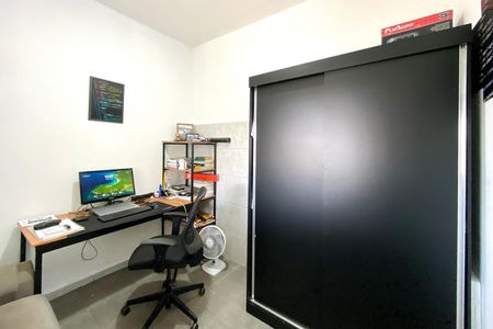Casa à venda com 220m², 5 quartos e 4 vagas Casa à venda com 220m², 5 quartos e 4 vagasQuarto 4