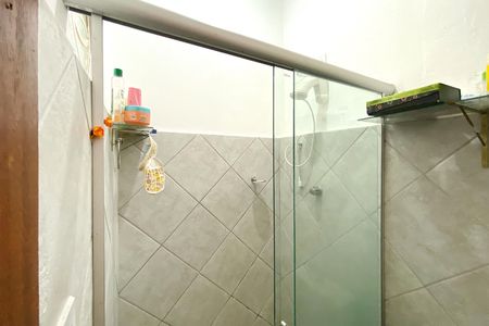 Casa à venda com 220m², 5 quartos e 4 vagas Casa à venda com 220m², 5 quartos e 4 vagasBanheiro social 2