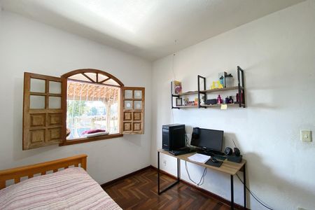 Casa à venda com 220m², 5 quartos e 4 vagas Casa à venda com 220m², 5 quartos e 4 vagasQuarto 2