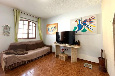 Casa à venda com 220m², 5 quartos e 4 vagas Casa à venda com 220m², 5 quartos e 4 vagasSala