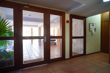 Apartamento à venda com 117m², 2 quartos e 2 vagas Apartamento à venda com 117m², 2 quartos e 2 vagasHall de entrada