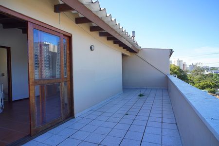 Apartamento à venda com 117m², 2 quartos e 2 vagas Apartamento à venda com 117m², 2 quartos e 2 vagasTerraço