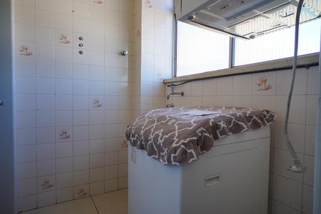 Apartamento à venda com 117m², 2 quartos e 2 vagas Apartamento à venda com 117m², 2 quartos e 2 vagasÁrea de serviço