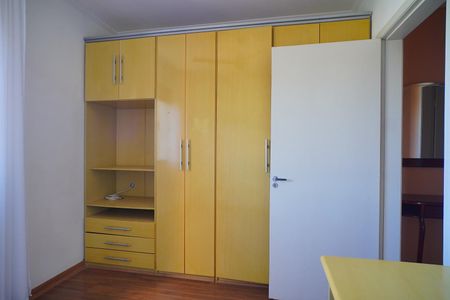 Quarto 2 de apartamento para alugar com 2 quartos, 117m² em São Sebastião, Porto Alegre