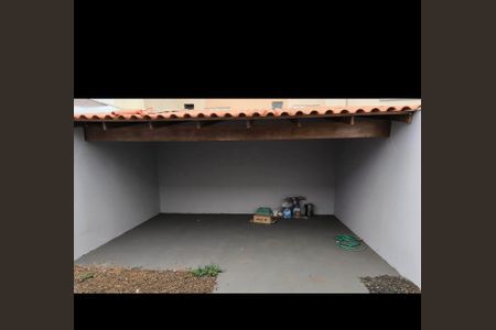 Garagem de casa para alugar com 2 quartos, 65m² em Novo Mundo, Uberlândia