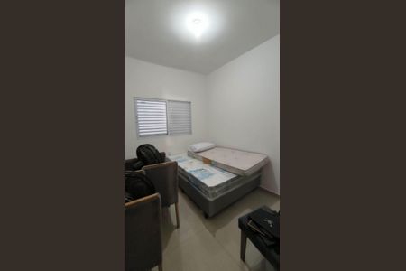 Quarto 1 de casa para alugar com 2 quartos, 65m² em Novo Mundo, Uberlândia