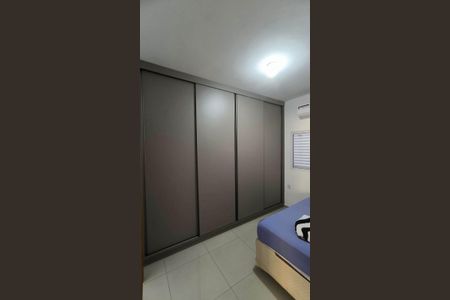 Quarto 2 de casa para alugar com 2 quartos, 65m² em Novo Mundo, Uberlândia