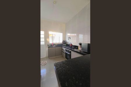 Cozinha de casa para alugar com 2 quartos, 65m² em Novo Mundo, Uberlândia