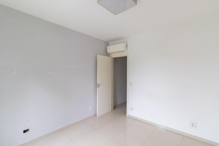 Casa à venda com 115m², 3 quartos e 4 vagasSuíte