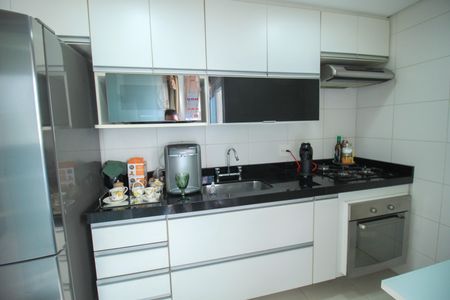 Apartamento à venda com 75m², 2 quartos e 1 vaga