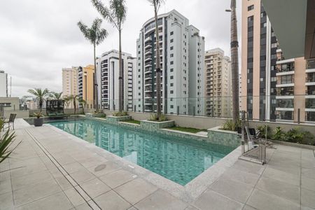 Apartamento à venda com 147m², 3 quartos e 2 vagas Apartamento à venda com 147m², 3 quartos e 2 vagasÁrea comum - Piscina
