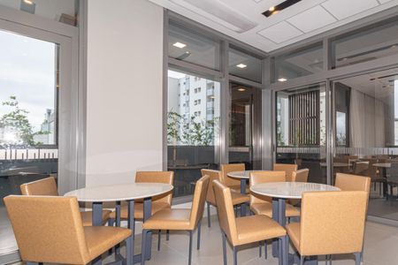 Apartamento à venda com 147m², 3 quartos e 2 vagas Apartamento à venda com 147m², 3 quartos e 2 vagasÁrea comum - Salão de festas