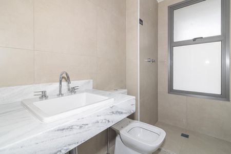 Apartamento à venda com 147m², 3 quartos e 2 vagas Apartamento à venda com 147m², 3 quartos e 2 vagasBanheiro da Suíte 2