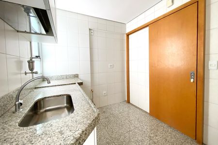 Apartamento à venda com 108m², 3 quartos e 2 vagas Apartamento à venda com 108m², 3 quartos e 2 vagasCozinha