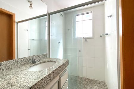 Apartamento à venda com 108m², 3 quartos e 2 vagas Apartamento à venda com 108m², 3 quartos e 2 vagasBanheiro da Suíte 1