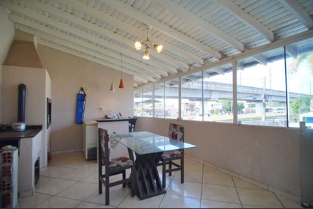 Casa à venda com 120m², 4 quartos e 4 vagasEspaço Gourmet