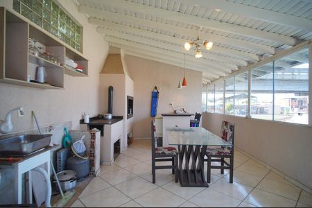 Casa à venda com 120m², 4 quartos e 4 vagasEspaço Gourmet