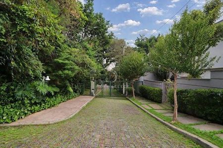 Casa à venda com 212m², 4 quartos e 3 vagas