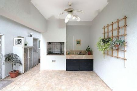 Casa à venda com 4 quartos, 212m² em Vila Deodoro, São Paulo