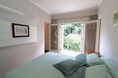Casa à venda com 4 quartos, 212m² em Vila Deodoro, São Paulo