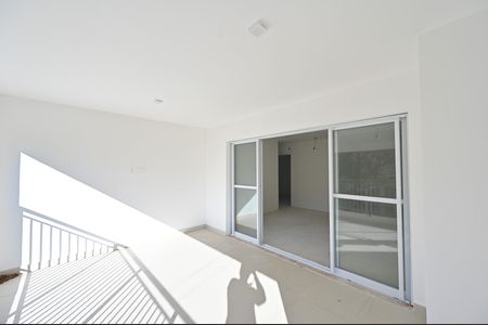 Apartamento à venda com 125m², 3 quartos e 2 vagasVaranda