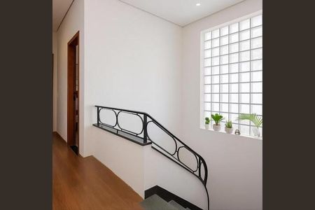 Casa à venda com 4 quartos, 300m² em Jardim das Bandeiras, São Paulo