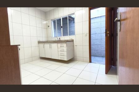 Casa de Condomínio à venda com 2 quartos, 65m² em Vila Arriete, São Paulo