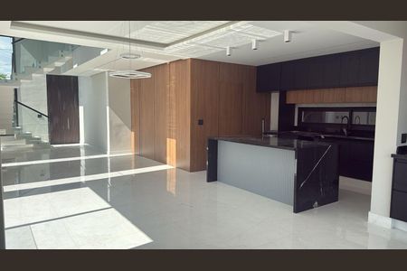 Casa à venda com 273m², 3 quartos e 4 vagas