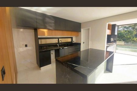 Casa à venda com 273m², 3 quartos e 4 vagas
