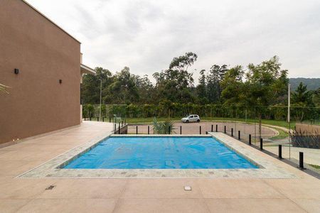 Casa à venda com 230m², 3 quartos e 6 vagas